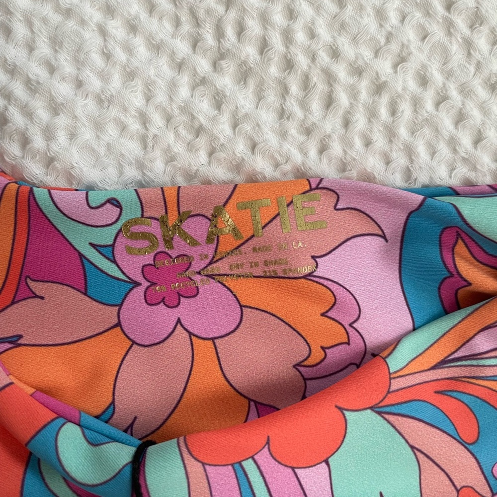 Skatie Mandi bottoms in print Lanai in size large - Picture 3 of 6